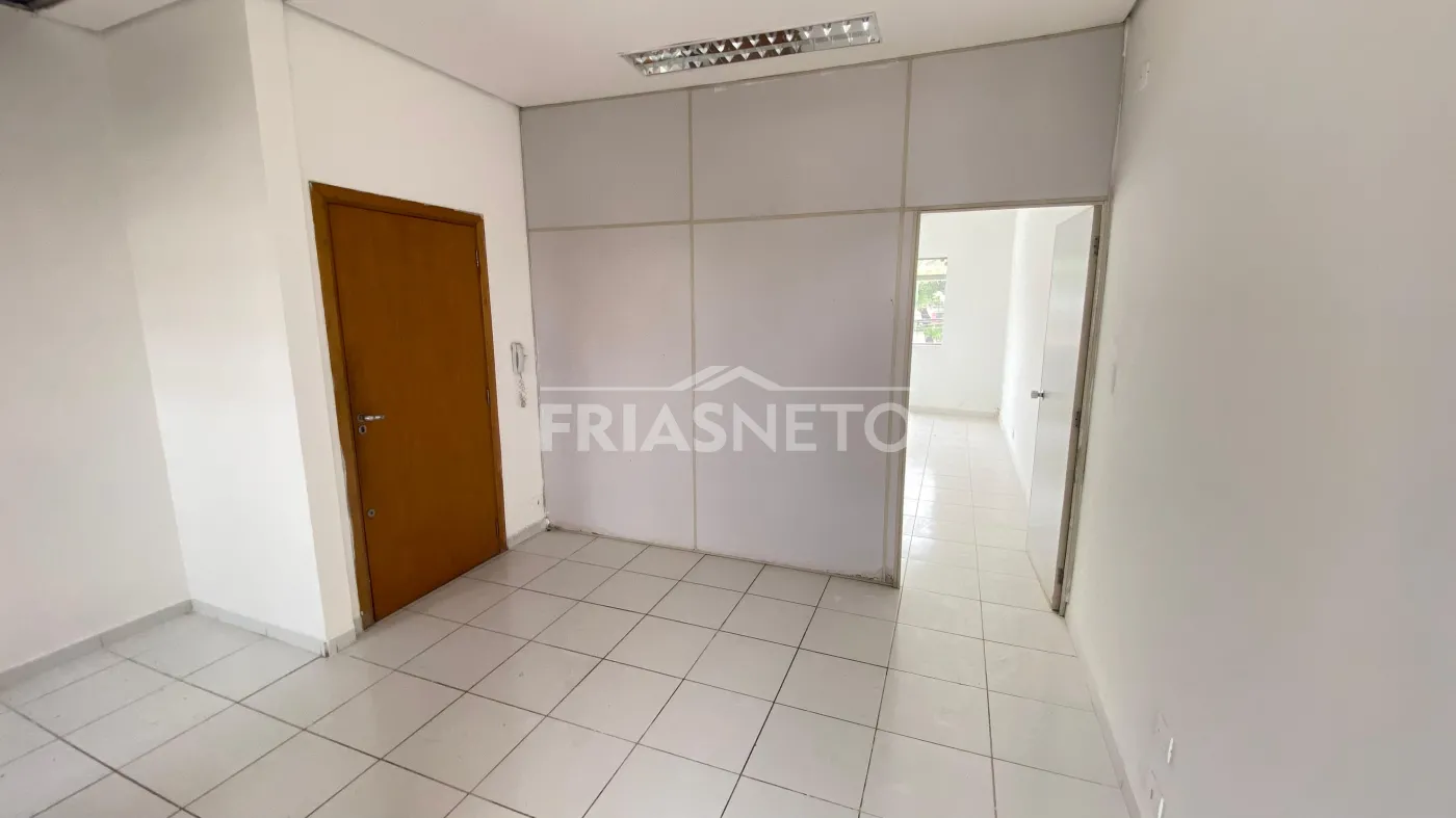 Alugar Comercial / Salão em Piracicaba R$ 1.150,00 - Foto 14