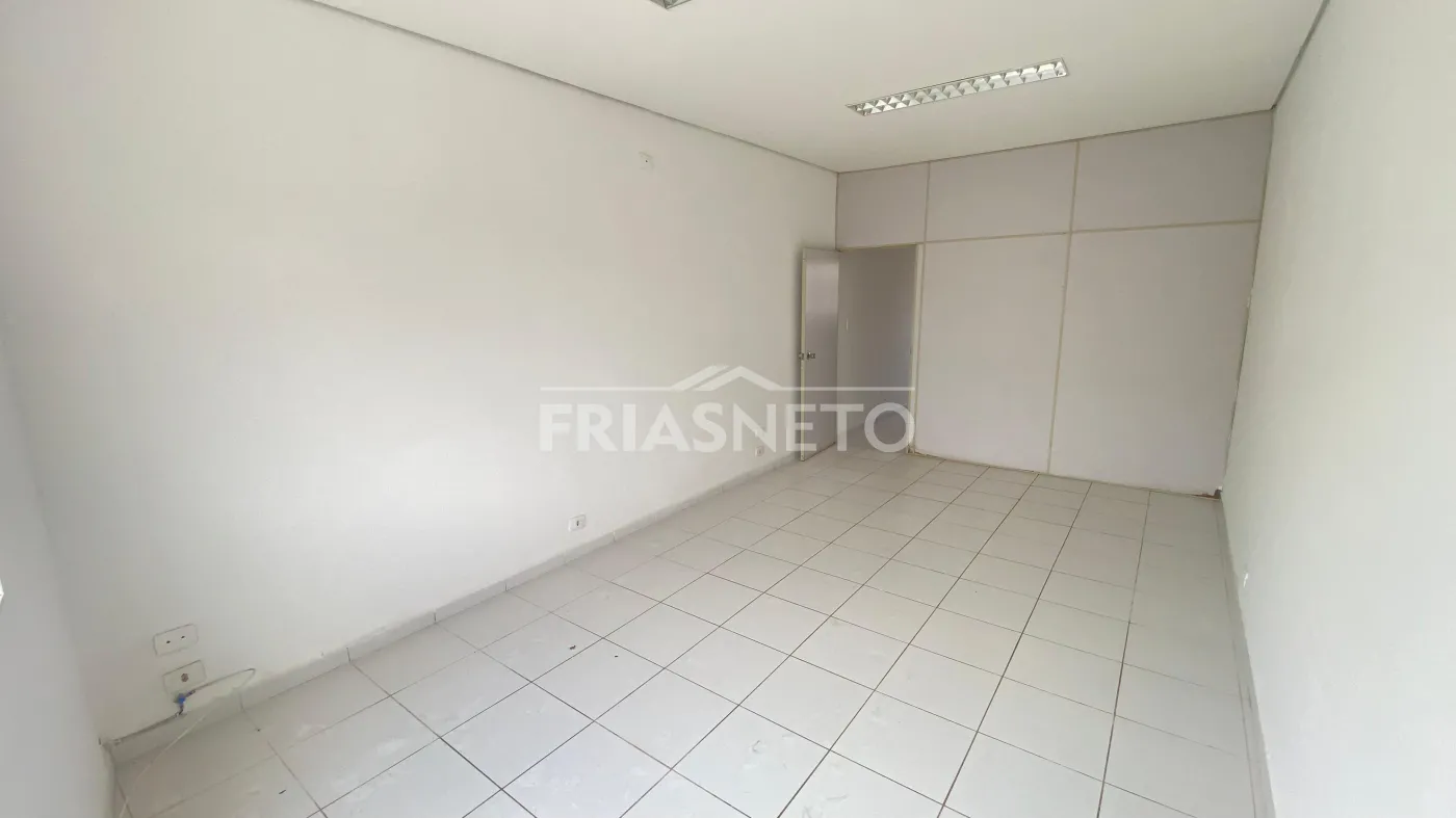 Alugar Comercial / Salão em Piracicaba R$ 1.150,00 - Foto 17