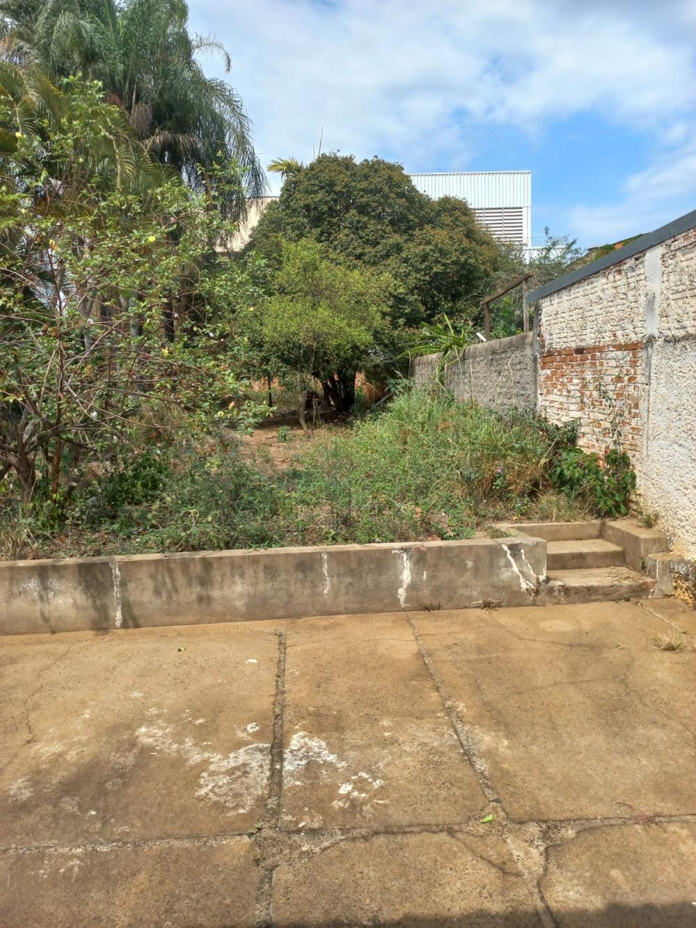 Casa em Excelente Bairro - Vila Monteiro contendo 500m2 de terreno e 140m2 de construção, casa térrea com sala, cozinha , 03 dormitórios ,02 banheiros. Amplo Quintal. Estuda financiamento.
