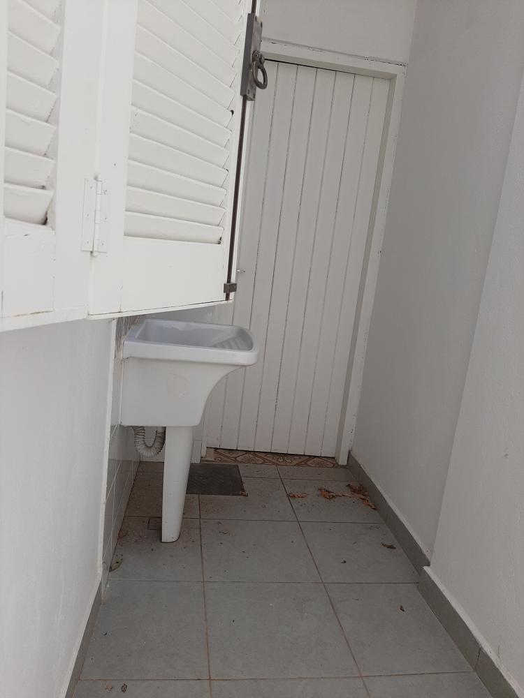 Casa no Bairro São Dimas com dois dormitórios cozinha e banheiro com vocação comercial!!