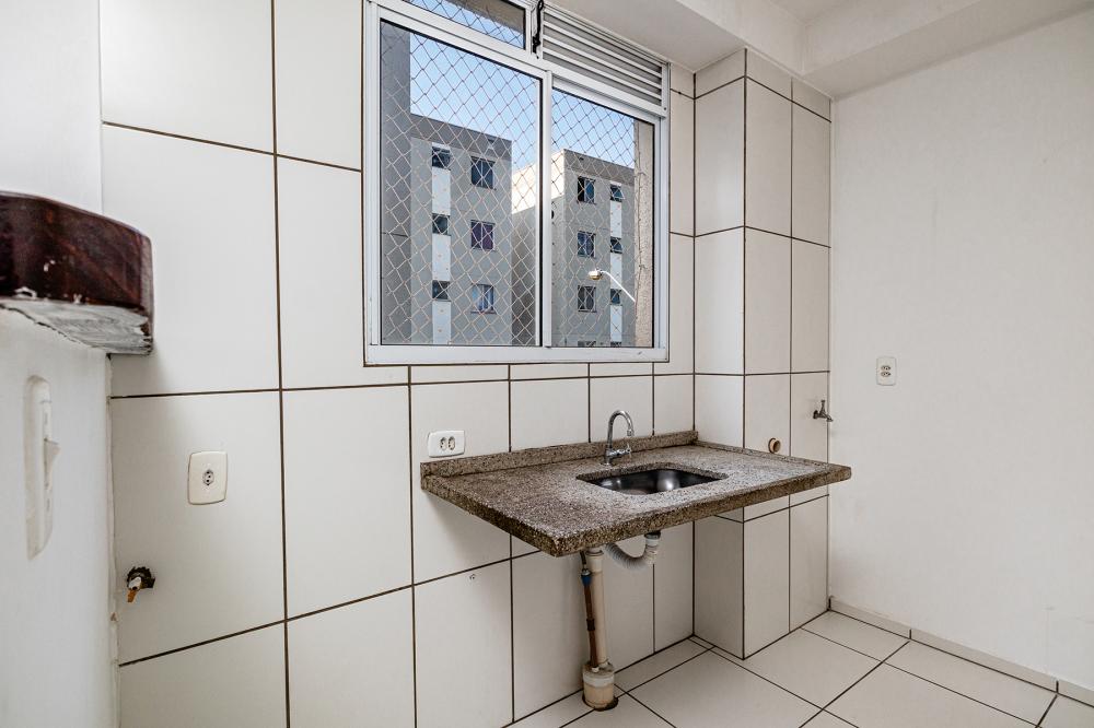 Apartamento com 02 dormitórios no bairro Pauliceia, cozinha, banheiro e 01 vaga de garagem.