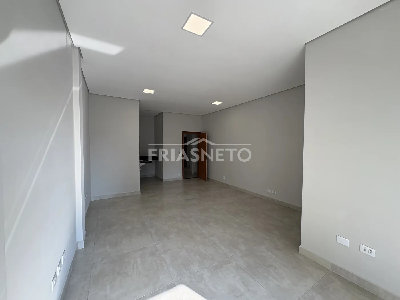 Alugar Comercial / Sala em Piracicaba R$ 1.300,00 - Foto 3