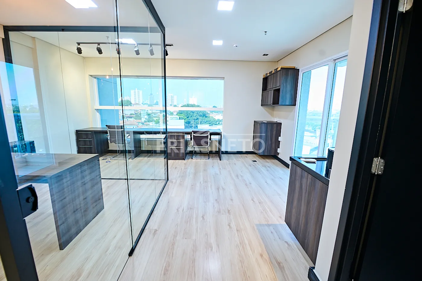 Alugar Comercial / Sala em condomínio em Piracicaba R$ 3.900,00 - Foto 1