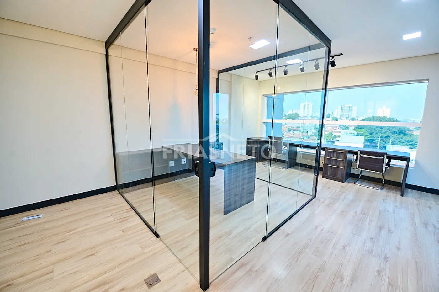 Alugar Comercial / Sala em condomínio em Piracicaba R$ 3.900,00 - Foto 3