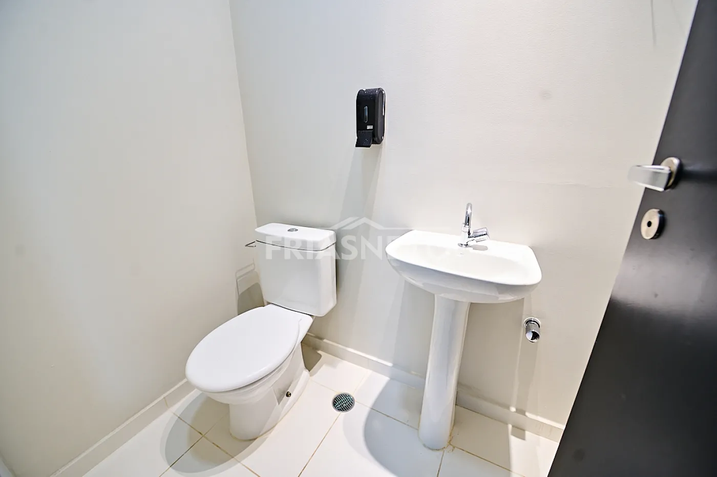 Alugar Comercial / Sala em condomínio em Piracicaba R$ 3.900,00 - Foto 8