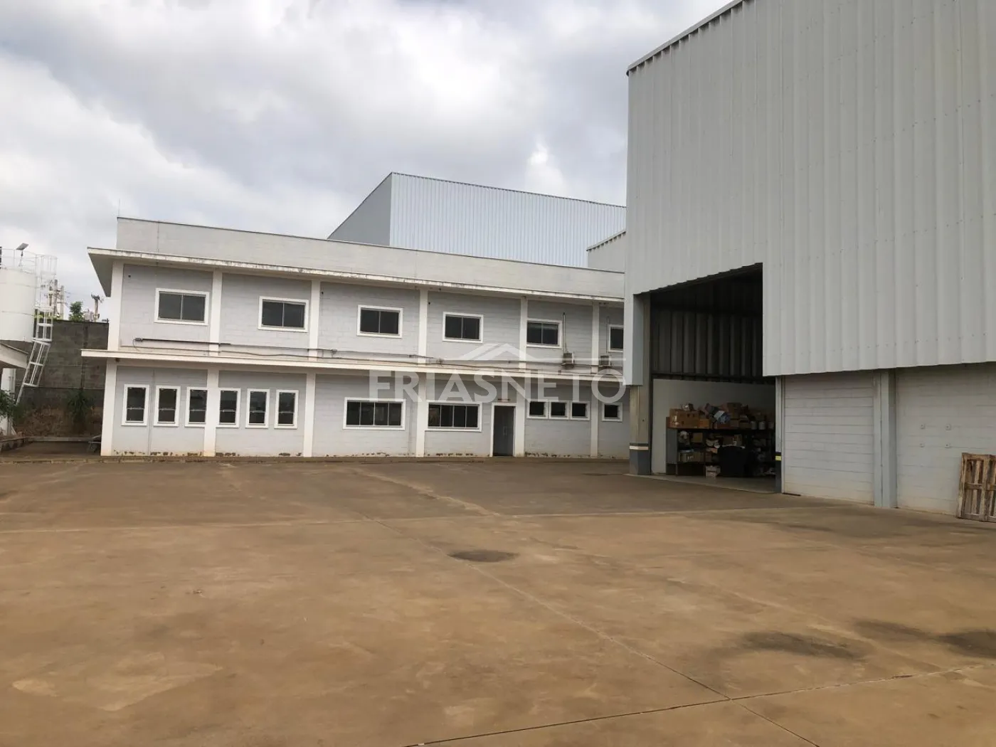 Comprar Comercial / Galpão em Piracicaba R$ 10.500.000,00 - Foto 1