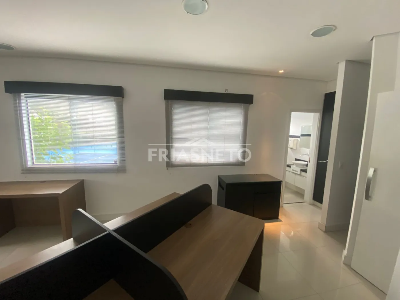 Alugar Comercial / Sala em condomínio em Piracicaba R$ 3.500,00 - Foto 5