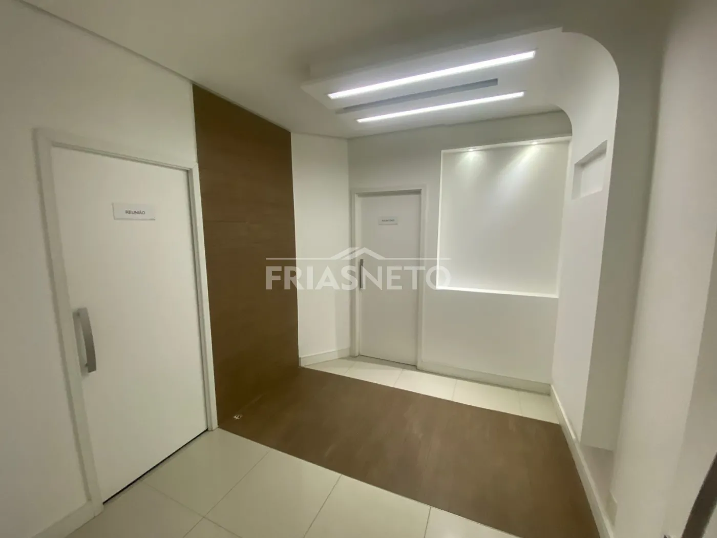 Alugar Comercial / Sala em condomínio em Piracicaba R$ 3.500,00 - Foto 2