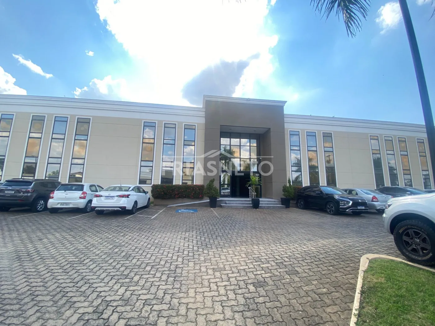 Alugar Comercial / Sala em condomínio em Piracicaba R$ 3.500,00 - Foto 1