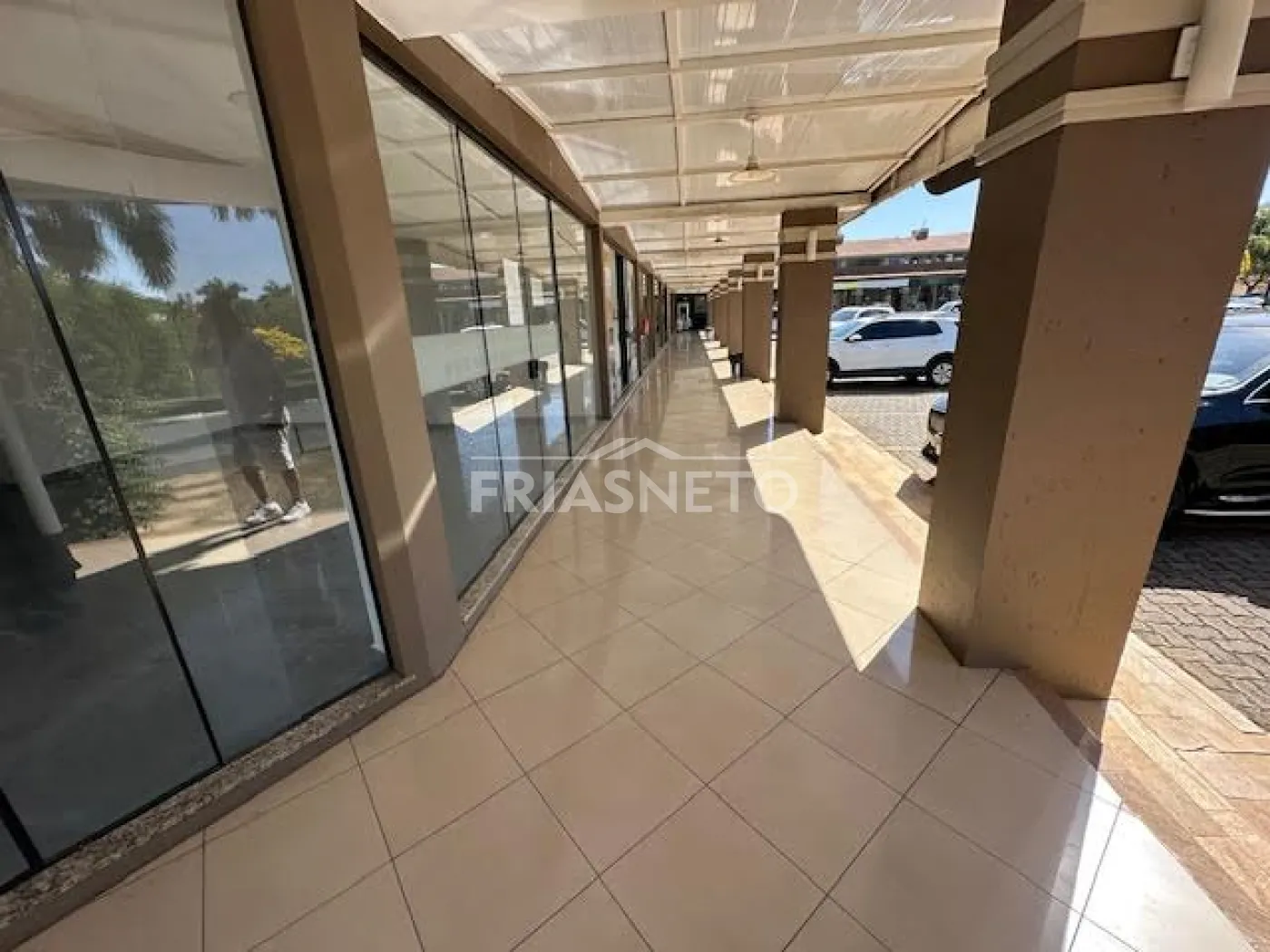 Alugar Comercial / Salão em Condomínio em Piracicaba R$ 4.000,00 - Foto 1