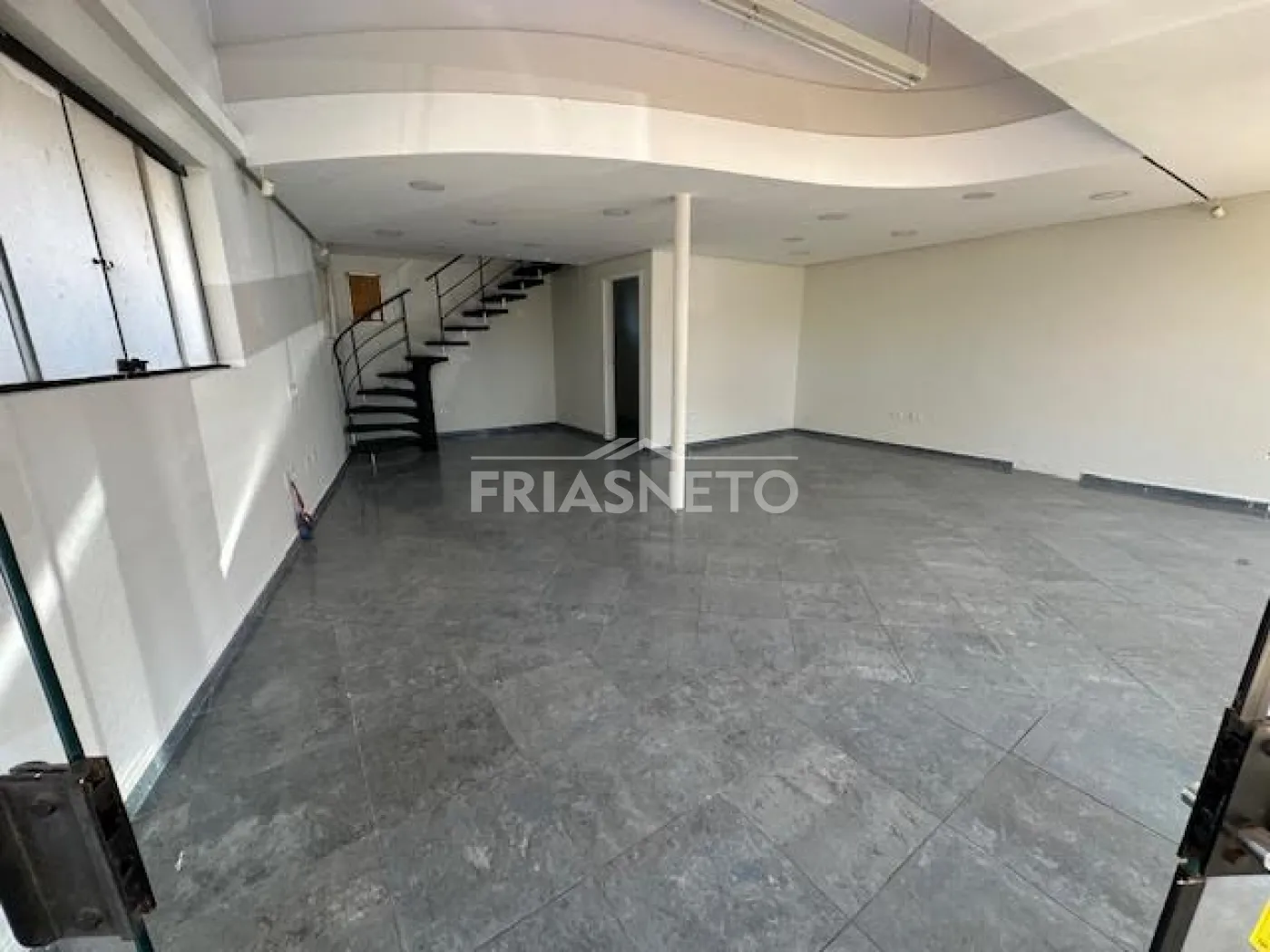 Alugar Comercial / Salão em Condomínio em Piracicaba R$ 4.000,00 - Foto 9