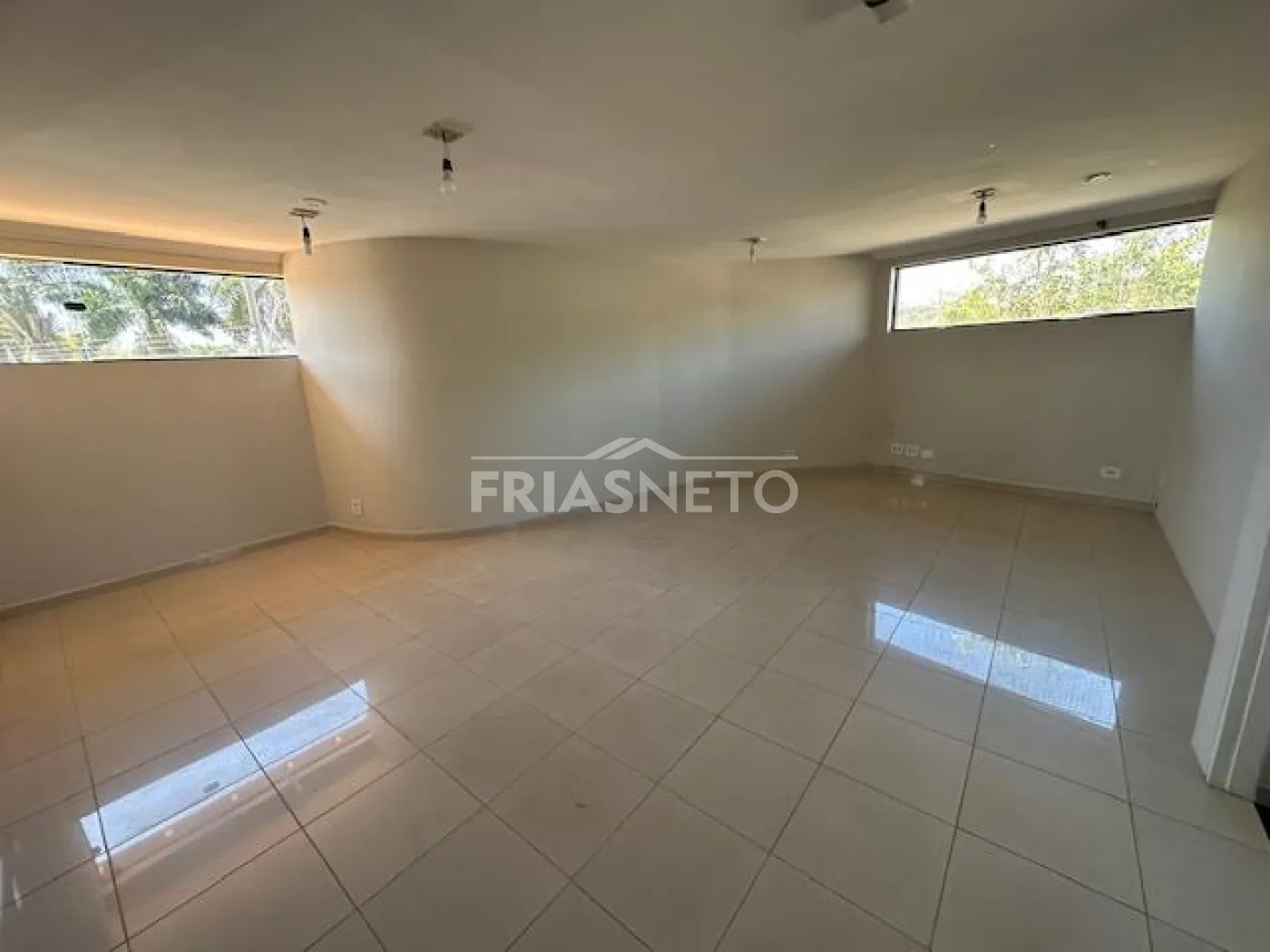Alugar Comercial / Salão em Condomínio em Piracicaba R$ 4.000,00 - Foto 14
