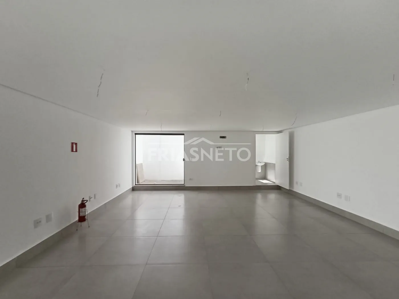 Alugar Comercial / Salão em Piracicaba R$ 2.500,00 - Foto 1