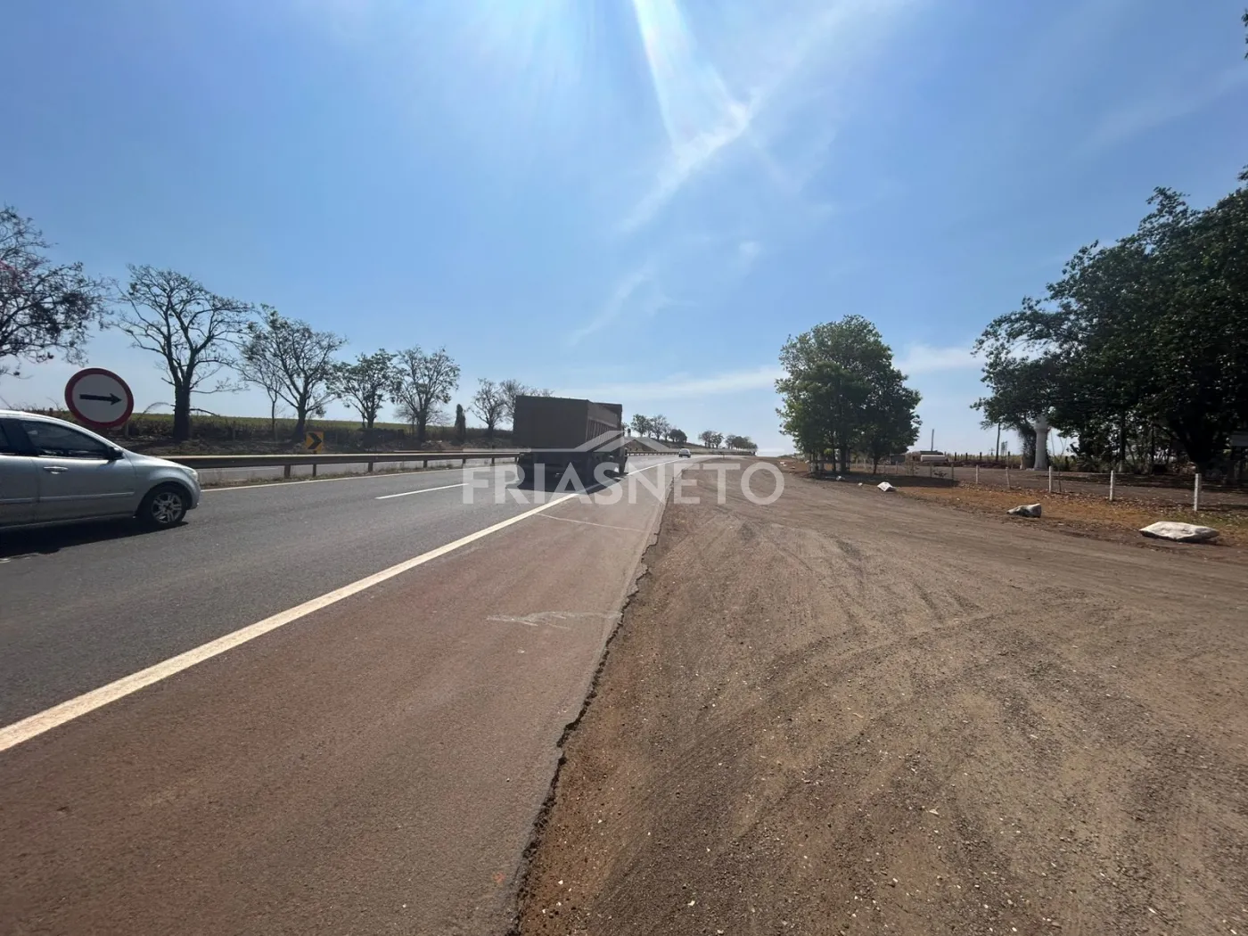 Alugar Comercial / Área em Piracicaba R$ 12.100,00 - Foto 2