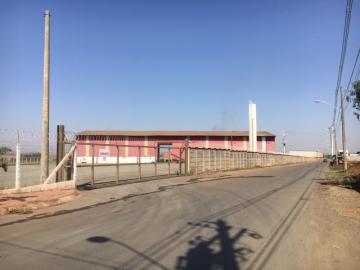 Galpão preparado para receber empresas e negócios no ramo industrial, em excelente localização, as margens da rodovia Piracicaba- Saltinho. A região abriga empresas como Manetoni e Centerval. 
- 23.000m² de área; 
- 1.400m² de área útil; 
- 250m de frente; 
- Pé direito de 7m; 
- Piso de alta resistência; 
- Topografia plana; 
- Inclui na área restaurante com galpão de 600m² de construção; 
- Instalações futuras para escritório administrativo. 

Observação: O imóvel está locado. Proprietário estuda permuta e financiamento. 

Agende sua visita!