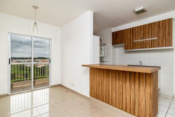 Excelente apartamento com 2 dormitórios, sendo uma suíte com armário, cozinha repleta de armários, sala dois ambientes, banheiro social com gabinete e box. 1 vaga de garagem. Condomínio oferece, piscina, espaço gourmet, academia, brinquedoteca, portaria 24 horas.
