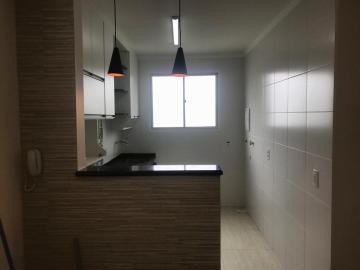 Apartamento em região privilegiada na principal avenida do bairro Campestre, a Avenida Laranjal Paulista, cercada de comércios e serviços, a poucos minutos do Centro, todo reformado e com fino acabamento. 
- 46,59m² de área útil; 
- 2 dormitórios; 
- Cozinha americana planejada com armários e cooktop; 
- Banheiro completo com armário, pia em silestone; 
- 1 vaga de garagem; 
- Fino acabamento: porcelanato em todo piso, revestimento na cozinha, sistema elétrico readequado por profissional técnico, sala com rebaixamento em gesso, pendentes e luminárias instaladas, ventiladores de teto nos quartos. Apartamento novo! 

Condomínio oferece sistema de segurança 24, área gourmet e playground. 

Agende sua visita!