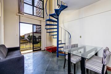 Apartamento para alugar no bairro São Dimas SEMI-MOBILIADO!

Excelente apartamento (loft) à 100 metros da ESALQ, com 1 suíte, sala com sacada, lavabo, cozinha com gabinete e armário embutido, 1 vaga.

