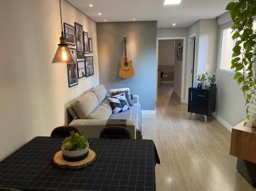 Lindo apartamento para venda no bairro Dois Córregos, em Piracicaba. 
Possuí 55 m² de área útil, distribuídos em sala, cozinha, lavanderia, banheiro social e 2 dormitórios com armários embutidos. 
Condomínio conta com campo gramado, salão de festas, playground e previsão para portaria 24 horas. Localização privilegiada. 
Aceita financiamento e FGTS.