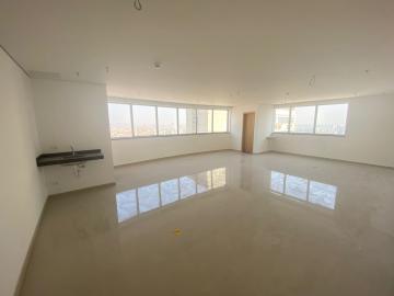 Sala comercial para alugar NOVA em ótima localização, em frente a Santa Casa, com 65 m², copa, 2 banheiros e linda vista. 01 vaga de garagem. Primeira locação. Condomínio oferece banheiros para visitantes no hall de cada andar, 3 elevadores sendo 1 panorâmico, Portaria 24 horas.OPORTUNIDADE