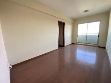 Apartamento no bairro alto com 67 m contendo sala dois ambientes com sacada, cozinha planejada, banheiro com box e gabinete, 3 dormitórios sendo 1 com armário embutido, 01 vaga. Condomínio oferece salão de festas, playground e portaria 24 horas.
Aceita financiamento e FGTS. Imóvel Alugado.