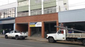 Imóvel Comercial em avenida de alto fluxo no Bairro Vila Rezende medindo 387 M² de  área útil, com salão térreo de 215 M² e mezanino com 172 M², o imóvel conta com rampa de acesso para cadeirantes, 3 salas de escritório, 3 banheiros, cozinha, sistema geral de ar condicionado e acabamento em piso cerâmico.


