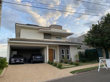 Casa no condomínio Damha com 3 suítes, uma delas com guarda roupa, roupeiro, cozinha com armários planejados.
Área de serviço com armários, bela piscina, área gourmet. 2 vagas de garagem.
Casa possui Sistema fotovoltaico.