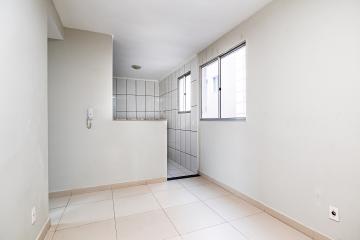 Excelente apartamento para alugar em Piracicaba contendo 02 dormitórios, cozinha com armários planejados e divisória da lavanderia, banheiro com gabinete e box.OPORTUNIDADE
