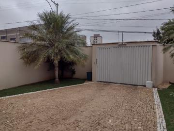 Casa à venda no bairro Glebas Califórnia com 500 m² de área total.

Casa para comprar com 207 m² de área construída e 500 m² de área total, a mesma apresenta 3 dormitórios sendo 1 suíte com ar condicionado, sala, copa, sala de jantar, escritório, cozinha americana com armários embutidos, 2 banheiros e área gourmet com piscina de 3,5m x 7m.

Diferencial: Imóvel com cerca elétrica, câmera de segurança, vaga para 4 carros sendo 2 cobertas e portão eletrônico.