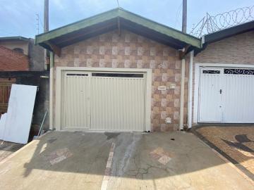Casa para alugar no bairro Nova América. Ótima localização.

Casa com 2 dormitórios, com ventiladores.

Sala com ventilador. Cozinha com gabinete.

2 Vagas de garagem