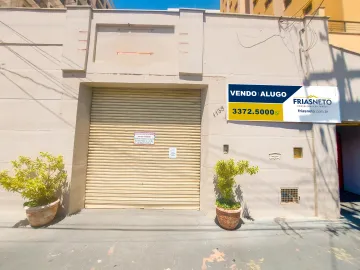 Excelente galpão comercial na área central de Piracicaba, na Rua José Pinto de Almeida, ladeada por áreas residenciais e uma vasta gama de comércios e serviços, além do fácil acesso ao Centro. O imóvel está a 50 metros do Terminal de Integração Central e da Rodoviária de Piracicaba. 
- 427,95m² de terreno; 
- 416,83m² de área construída; 
- 12m de frente; 
- Entrada principal com acessibilidade; 
- Mezanino; 
- 3 banheiros; 
- Escritório; 
- Cozinha. 

Observação: Proprietário estuda permuta com terreno. Imóvel para venda ou locação. 

Agende sua visita!