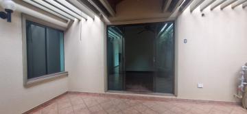 Excelente residencia de esquina contendo 250m² de terreno e 228m² de construção divido da seguinte forma, escritório, sala de estar, sala de jantar, lavabo, cozinha, 3 dormitórios sendo 1 suite, área gourmet e quintal para 6 vagas de garagem.