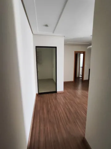 Venda de Residencial - Apartamento no bairro Alto com 3 dormitórios com 2 garagens - área útil 88,31m². 
Este apartamento é uma oportunidade única para quem busca conforto, segurança e praticidade em um dos bairros mais valorizados de Piracicaba. Com uma área útil de 88,31m², este imóvel conta com 3 dormitórios, sendo 1 suíte, sala ampla para 2 ambientes, cozinha, área de serviço e 2 vagas de garagem.

