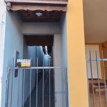 Casa para locação no bairro dos Alemães ,contendo 01 dormitório ( suite ), cozinha com gabinete , área de serviço coberta com entrada privativa.
Localizado perto de lojas, restaurantes e bares populares, esta casa é perfeita para quem busca comodidade e facilidade no seu dia a dia. Alugue agora e desfrute de tudo o que Piracicaba tem para oferecer!

OBSERVAÇÃO: O imóvel não dispõe de vaga de garagem, mas poderá alugar vaga ao lado , valor adicional

Agende sua visita hoje mesmo com um dos nossos Corretores Especialistas!