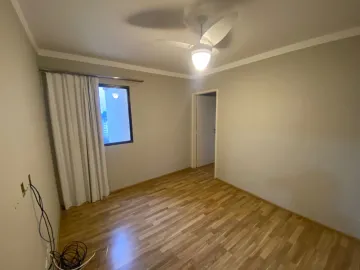 Apartamento para venda em Piracicaba, localizado na região central, com sala com ventilador, 2 dormitórios com ventilador, sendo 1 com armários embutidos, banheiro social com gabinete e box de vidro, cozinha planejada com armários, área de serviço com armário, 1 vaga de garagem.o condomínio conta com portaria 24 horas, piscina e salão de festas.

Agende sua visita.
