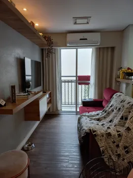 Apartamento com 2 dormitórios , sala com ar condicionado e sacada, cozinha com armários , cooktop e forno embutido. 1 vaga garagem
