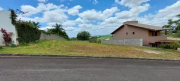 Maravilhoso terreno no Condomínio Morada dos Pássaros medindo 1.017,58m2 , aclive, localizado próximo as principais rodovias de Piracicaba.