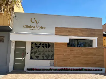 Sala voltada para o atendimento em área relacionada a saúde, localizada dentro de clínica dermatológica já bem estabelecida e próximo a áreas residenciais, fácil acesso ao Centro e também a Avenida Independência. 
- 7m² de área útil; 
- Recepção;
- Ar condicionado;
- Interfones Individuais;
- Copa;
- Serviço de limpeza, internet, água e energia.

Agende sua visita.