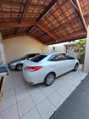 Venda de Residencial - Casa no bairro Portal Água Branca, com 3 dormitórios e com 2 garagens em Piracicaba/SP.

A casa conta com sala de estar integrada com a sala de jantar, proporcionando um espaço perfeito para receber amigos e familiares, a cozinha é planejada e possui 3 dormitórios sendo 2 com armários embutidos (1 suíte com closet).

A casa ainda conta com uma área externa ampla com churrasqueira e a garagem é bem espaçosa. Não aceita financiamento e FGTS.

Não perca esta oportunidade única de adquirir uma casa completa e confortável em um dos melhores bairros de Piracicaba/SP. Entre em contato conosco e agende uma visita!

