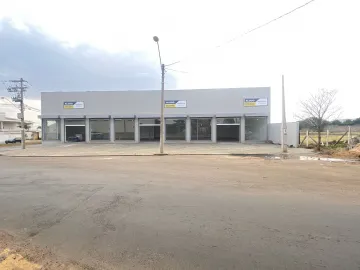 Salão Comercial para alugar em Piracicaba no Bairro Campestre.
Com Ampla fachada, local de principal acesso de veículos aos bairros.
Contendo 155,45 m² de construção, 148,84 m² de vão livre, com pé direito de 3,50 metros, 02 banheiros, copa, porta automática.03 vagas de recuo.Caixa d'Àgua de 500 litros.OPORTUNIDADE