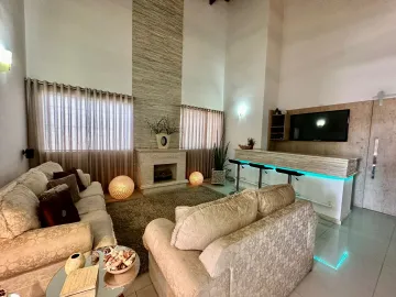 Essa linda residência está localizada no Parque Santa Cecília e possui uma ampla estrutura. Conta com 3 salas, 1 escritório, lavabo, 3 dormitórios, sendo 1 suíte, todos com closet. Além disso, possui um sótão, cozinha planejada com despensa, lavanderia, quintal espaçoso com piscina e churrasqueira. Para maior conforto, a casa também possui sauna úmida e aquecimento solar. Com 2 vagas cobertas e 2 descobertas, oferece praticidade para estacionar. Agende sua visita.
