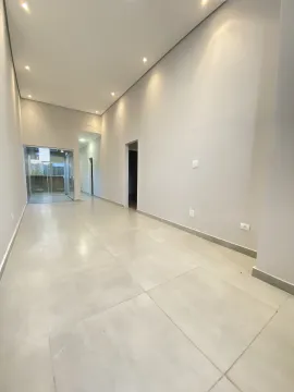 Casa nova no condomínio Recanto do Piracicamirim com 197,62m² de terreno e 133m² de construção.  
Sendo sala dois ambientes com Pé direito alto, cozinha americana, 03 dormitórios, 01 suíte, amplo espaço de jardim com churrasqueira.
Aceita financiamento e FGTS.
