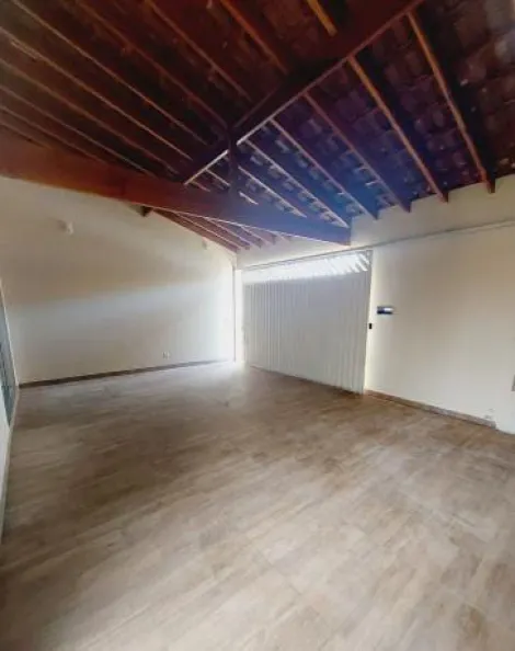 Casa para vender em Piracicaba - Altos do São Francisco.
Casa com 2 dormitórios, sala, cozinha planejada, banheiro com armário, garagem coberta para dois carros.
Quintal cimentado esta com encanamento para fazer um banheiro extra e uma lavanderia, falta cobrir e finalizar o quintal.
