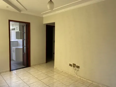 Apartamento com 2 dormitórios, sala 2 ambientes, cozinha planejada, área de serviço com armários.
02 vagas de garagem coberta.