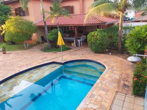 Casa para venda em localização impar no condominio terras de piracicaba; excelente imovel, assobradado.
São tres dormitorios, sendo uma suite, todos dormitorios são repletos de armarios e estão alocados no pavimento superior.
No pavimento terreo a casa é composta por home office, cozinha,area de serviço, sala dois ambientes, que se integra com prazerosa varanda e ampla area de lazer com piscina.
Os proprietarios estudam propostas analisam permuta com casa terrea de menor valor.
