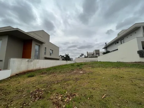 Terreno na melhor localização do condomínio Morada do Engenho com 715 m², com boa topografia