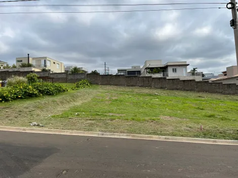 lote Residencial a venda, na melhor localização do condominio damha II, proximo a portaria, leve aclive, com 425,00 metros quadrados.


