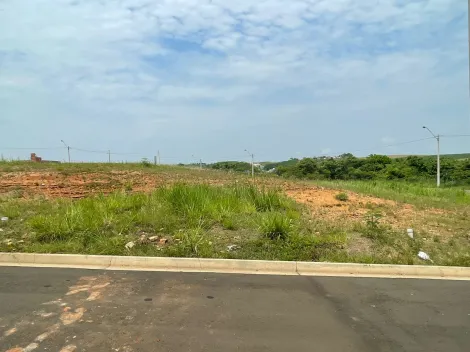 Terreno em condomínio para compra no condomínio Residencial Canadá, bairro Jardim São Francisco \ Bongue em Piracicaba\SP.

São 250 m² de área total, sendo 10 metros de frente e 25 metros de comprimento, em leve aclive. Está localizado na parte alta do condomínio com linda vista. 

Possibilidade de adquirir o lote vizinho e ter 500 m² (20 m frente x 25 m).

A região possui infraestrutura comercial e está a 5 km do Parque da Rua do Porto. Localização em franco crescimento e valorização.

O condomínio possui lazer completo e portaria 24h. 

Não aceita financiamento e trocas.