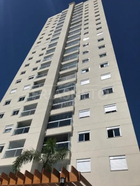 Apartamento para alugar no bairro Alto em Piracicaba no Edifício Saint Barth com sala 2 ambientes, lavabo, ar condicionado e painel, ampla varanda gourmet fechada em blindex, cozinha estilo americana completa de armários e balcão em granito, banheiro social  com box e gabinete, 3 dormitórios sendo 1 suíte todos completos de armários e ar condicionado e lavanderia planejada.
O Condomínio oferece lazer completo com espaço gourmet, salão de jogos, sauna, academia, salão de festas, playground, piscina , quadra poliesportiva. Andar alto, com belíssima vista da cidade.
