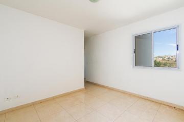 Apartamento para venda no bairro Gleba Califórnia, em Piracicaba, muito bem localizado próximo ao Supermercado Carrefour. Possuí 54m² de área útil, sendo: sala, 2 dormitórios (1 com armário embutido), banheiro com box, e cozinha com gabinete. Possuí 1 vaga de garagem. 

Condomínio com playground, piscina e salão de festas. 

Aceita financiamento e FGTS.